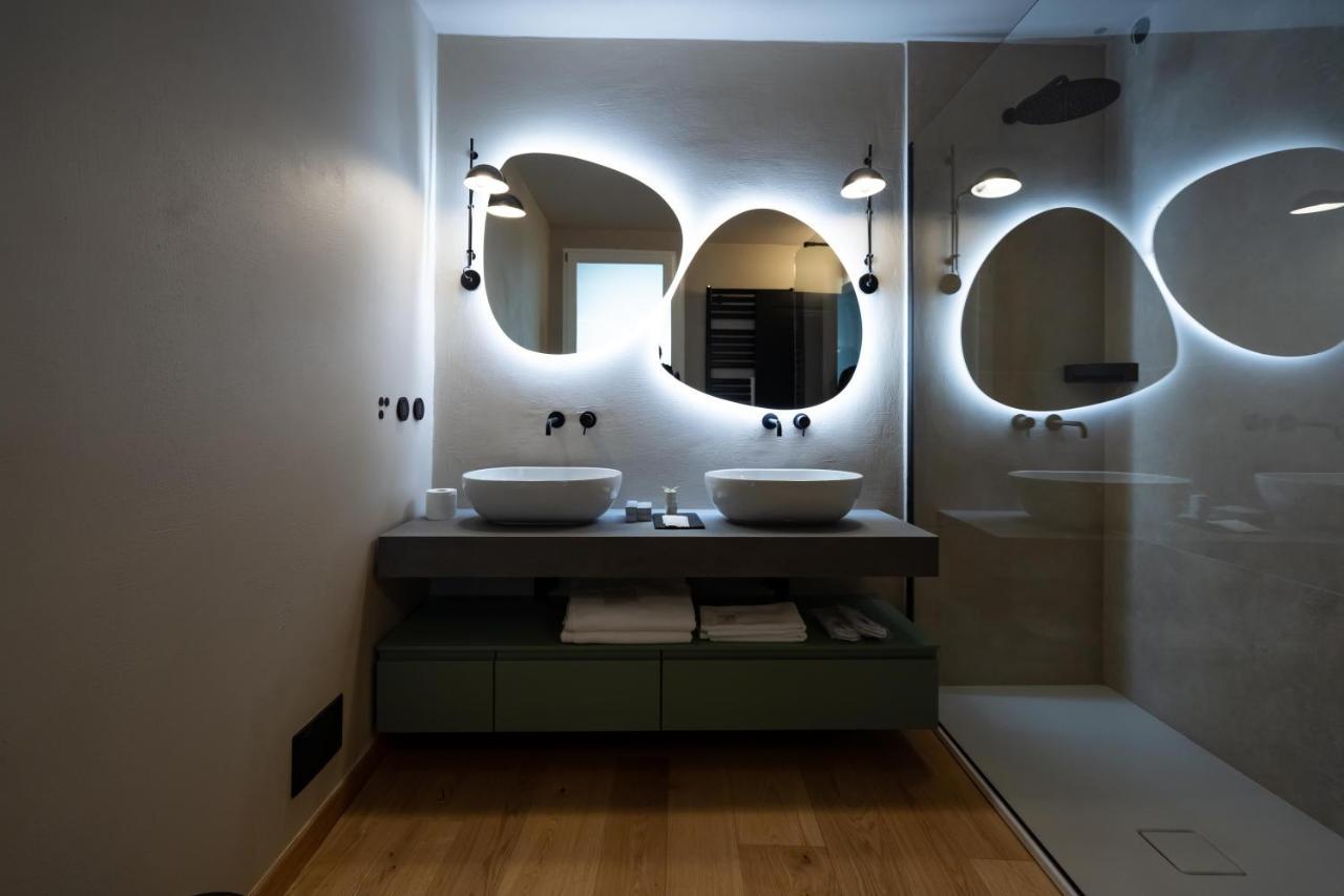 Locanda Moderna Carlambroeus Montevecchia Luaran gambar
