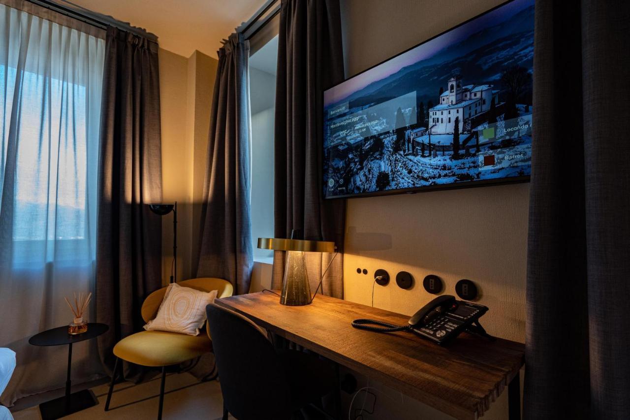 Locanda Moderna Carlambroeus Montevecchia Luaran gambar