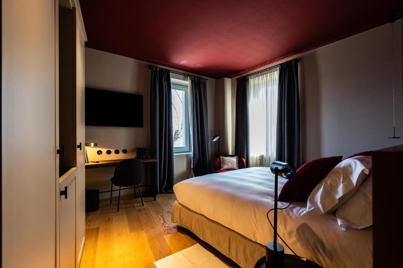 Locanda Moderna Carlambroeus Montevecchia Luaran gambar